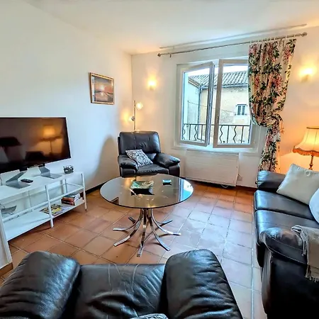 Maison Centre Jardin Piscine Partagee بيت للعطل